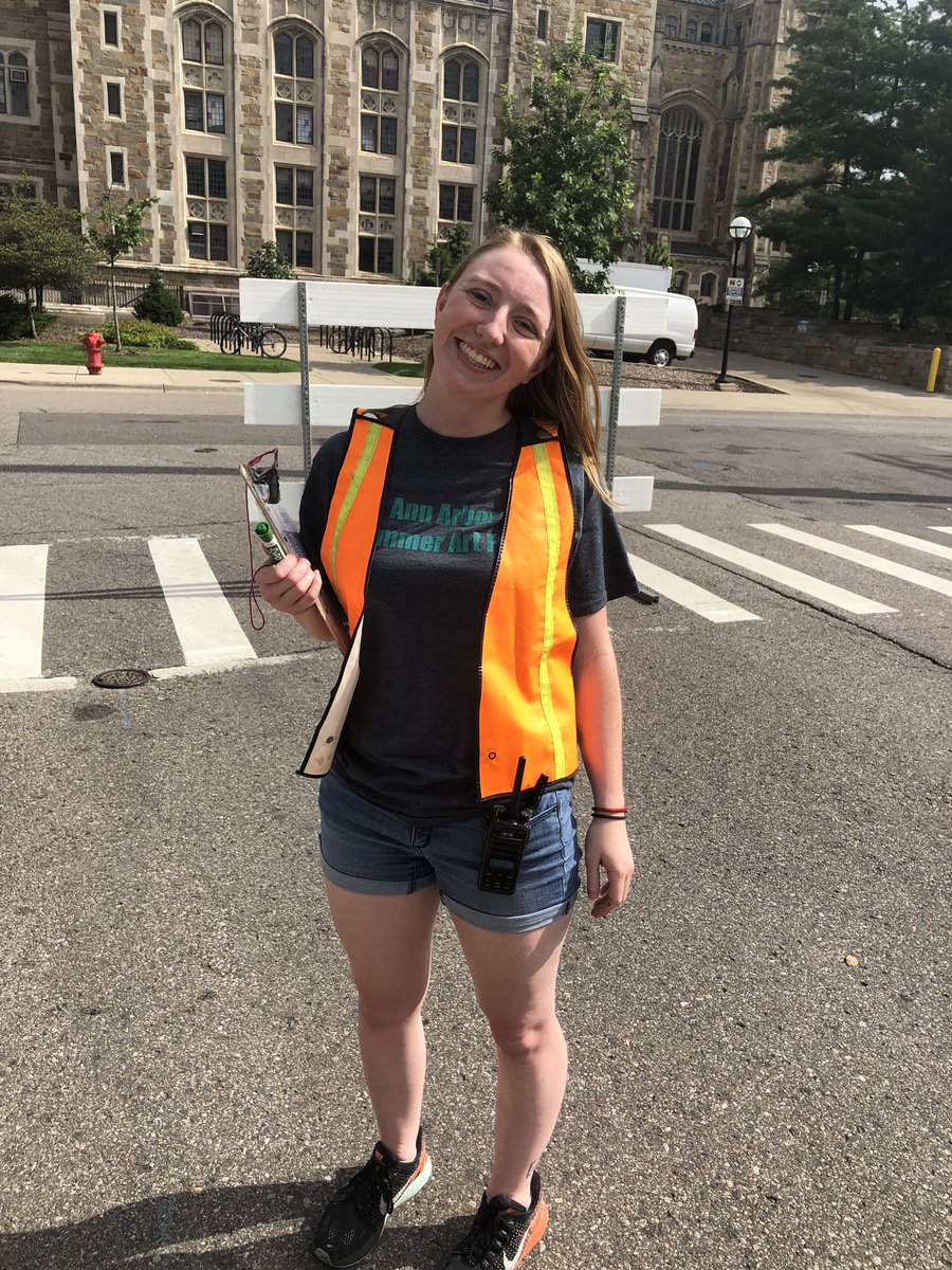 HannahGraceBur2's tweet photo. Decided three weeks of Festival wasn’t enough so I hopped in to work for a day at the Art Fair yesterday😂😂 Don’t miss your chance to see art from all over this weekend at the Ann Arbor Art Fair! #annarbor #festivals #artfair #puremichigan https://t.co/473HejwMrD