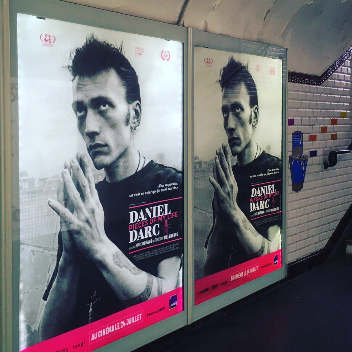 DanielDarc_film's tweet photo. Daniel Darc, Pieces Of My Life
prends le métro pour aller au cinéma le 24 juillet. Et vous, vous y allez comment ?

#danieldarcpiecesofmylife #danieldarc 
#marcdufaud #thierryvilleneuve #ufodistribution #sombreroandco
#fredericlo #delaneybluemusic #longmetrage #cinema #punk https://t.co/ioUZjt0Uaq