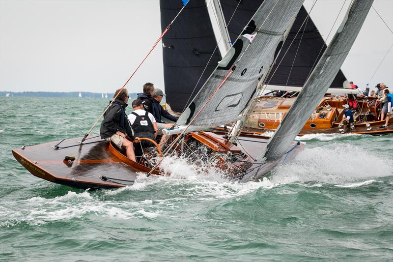 Panerai British Classic Week day 4 - Including the Ladies Race with 25 entrants @PaneraiBCW yachtsandyachting.com/news/219889/Pa…