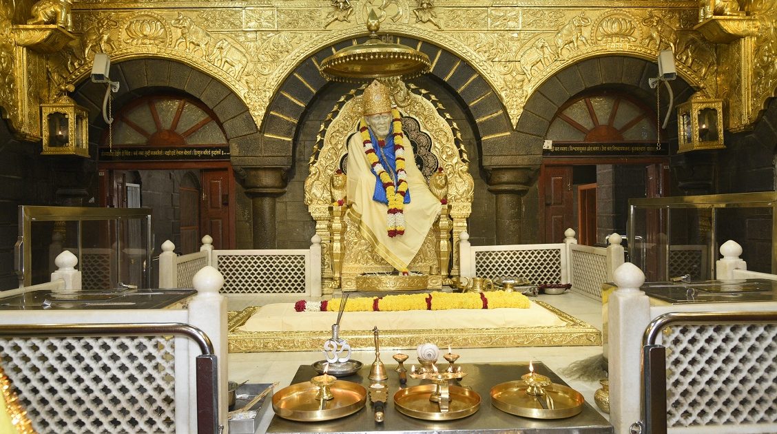 18/n5)Shri Sai Baba of Shree Kshtera Shirdi (around 1838-1918) is one of d most widely followed Avatars of Shree Dattatreya not just in India but all across d world-his miracles are being experienced by Bhaktas every min even as I am writing this thread   #OmSaiRam  @SSSTShirdi