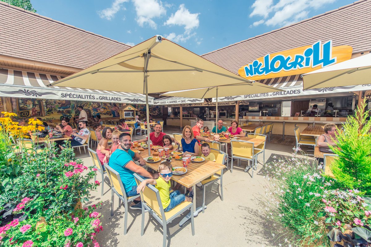Nigloland's tweet photo. RT si vous avez déjà testé le Niglo-Grill ! 🥩🍖 Rendez-vous sur notre compte Instagram Nigloland_officiel pour le découvrir en story. 😉
#nigloland2019 #food #jeudiphoto https://t.co/bJSMei09s7