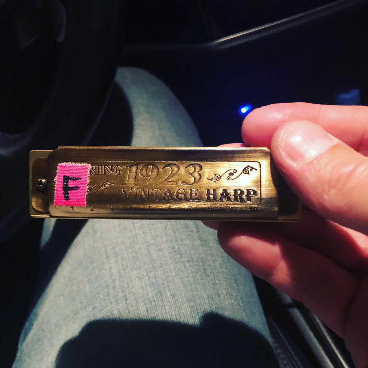 PpasseE's tweet photo. Ulf siktade på mig😊som hade ett par rena jeans och en skjorta som är vit!
#Lundell #Gåsemora https://t.co/6veYCDv2ex