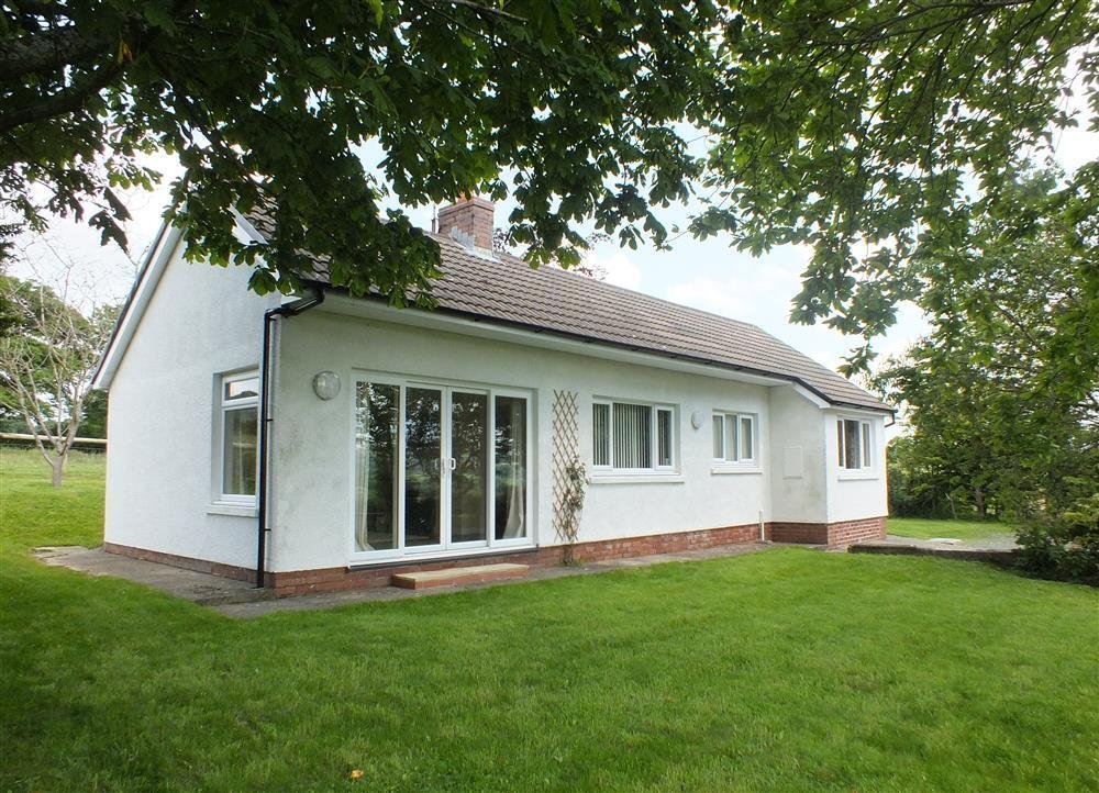 Up to £216 off #SchoolHolidays weeks in #Pembrokeshire countryside. Sleeps 7, #PetFriendly &amp; rural. More info: welsh-cottages.co.uk/single-propert…