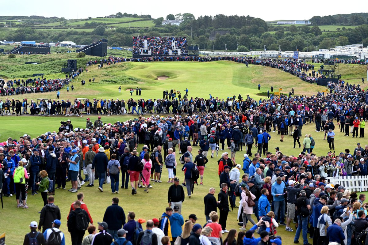 This is what a sell out crowd looks like 🏌️‍♂️ #TheOpen
