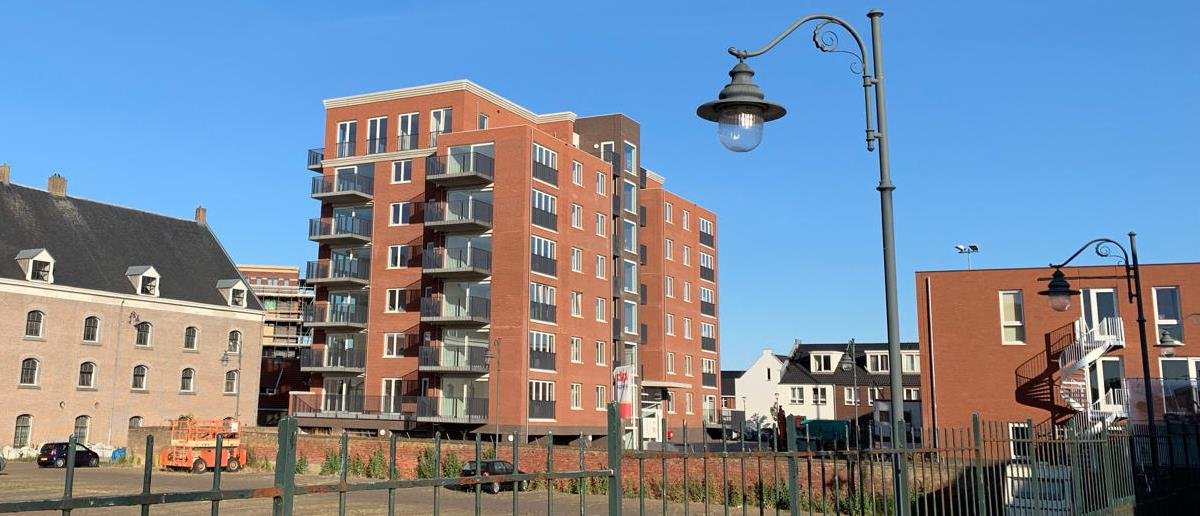 Op 05 juli 2019 is met de onthulling van de enige echte Bergh stoel het mooie project Op de Weele opgeleverd.
#opdeweele #bergenopzoom #nieuwbouw #woneninboz 
berghbouw.nl/oplevering-op-…