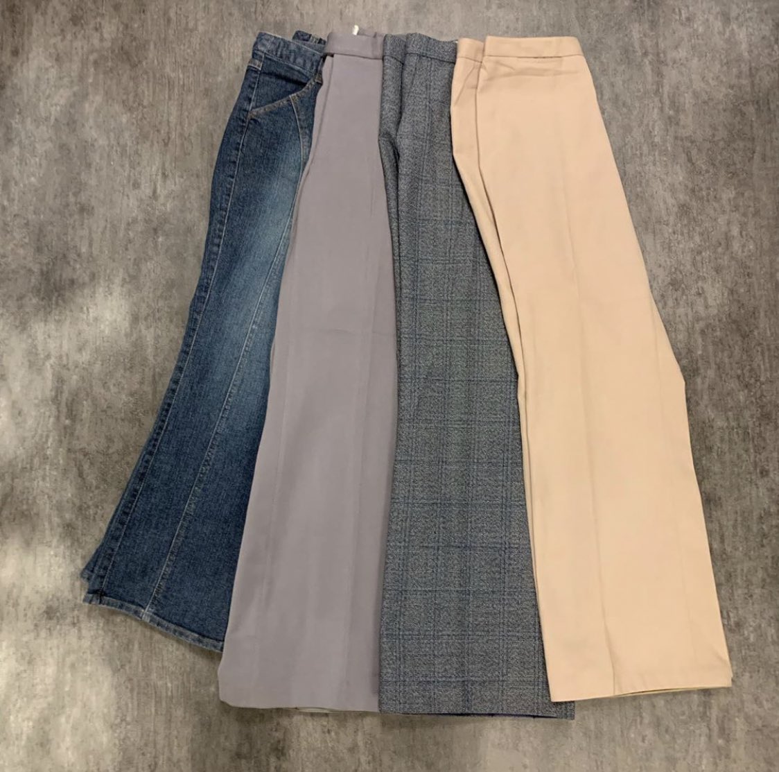 RSspia's tweet photo. 🔥New arrival🔥

フレアパンツ

フレアパンツを入荷しました！！カラーバリエーションが豊富で他にも沢山あります(^^)
今トレンドで脚長効果もあり、1本持ってて間違いなしのアイテムです😆

#spia #本店 https://t.co/365veuMJJe