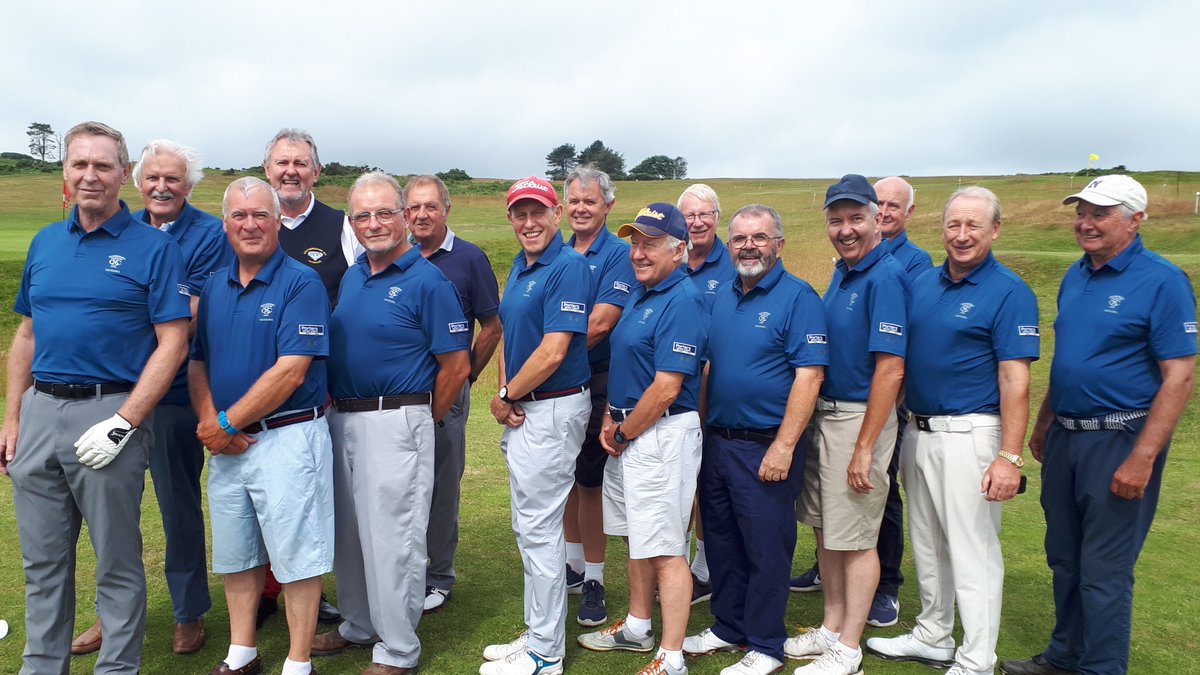 Some of the Senior Section showing off their new @UnderArmourUK shirts @ClyneGolfClub yesterday - sponsored by @HogFatherWales and @PorterBridgend 
Looking very smart gents!