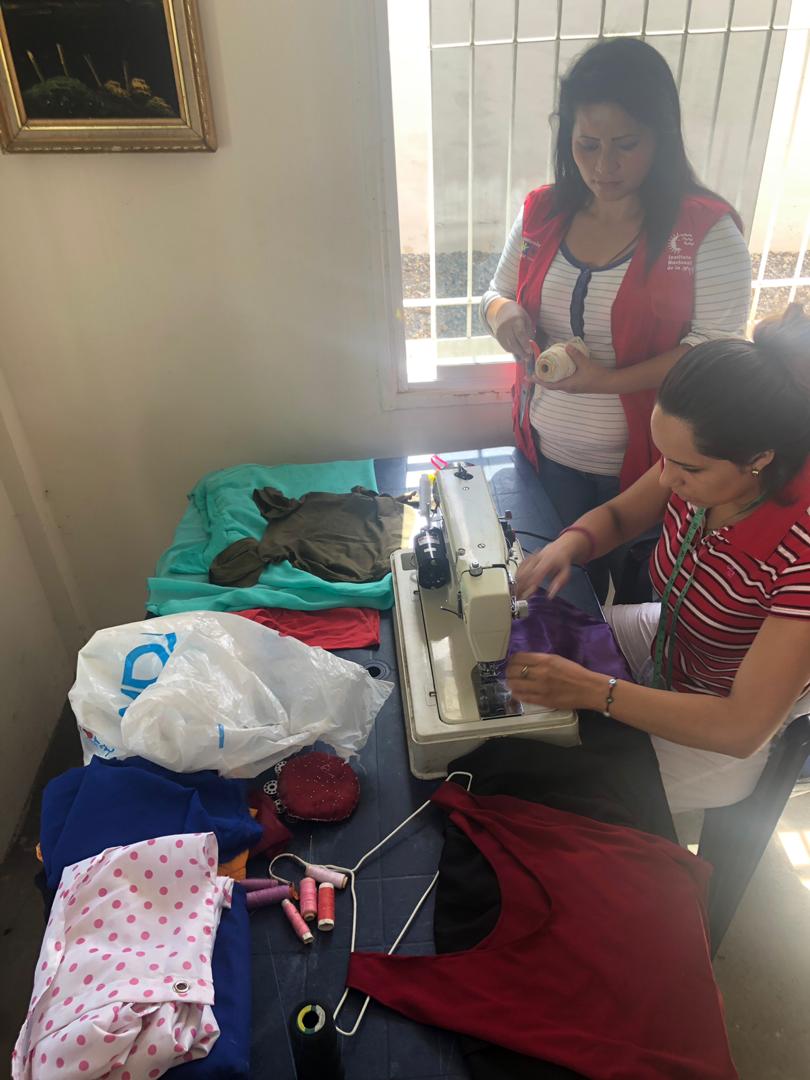 Continuamos hoy jueves desde el Edo. Portuguesa @BcoBicentenario  realizando inspecciones en el Municipio Guanare a nuestras emprendedora del programa de financiamiento Soy Mujer. 

<a href="/NicolasMaduro/">Nicolás Maduro</a> 
<a href="/ZulayAguirre/">Zulay Aguirre Uzcategui</a> 
<a href="/MinMujer/">MinMujer</a>