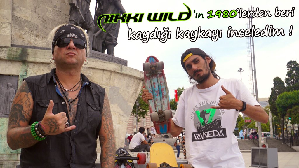 nikkiwild's tweet photo. Ben ve 80'lerden beri kullandigim kaykay'im bu aksam yayinda #skateboard #longboard @turklongboard @enfalaltarc https://t.co/gYH7vZhejl