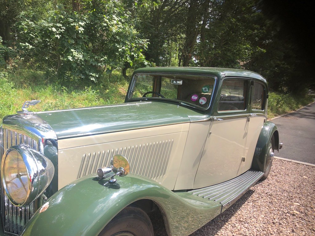 TheLindaCooper's tweet photo. There is nothing like a gorgeous Vintage Bentley to whisk the new Mr. &amp; Mrs. to their Reception
#bentley #vintagecars #weddings #wedding #weddinginspiration #weddingcars #couturewedding #highendwedding #lindacooperwedding https://t.co/4Iwn467IQp