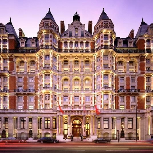 travelmango_'s tweet photo. Mandarin Oriental Hyde Park, London.
.
.
.
#luxurylifestyle #travelmango #travelblogger #wanderlust #luxurytravel #travelblog #indiantravelblog #unitedkingdom #london https://t.co/TCr0qFma5h
