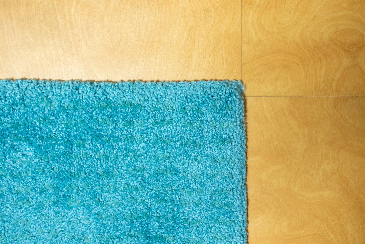 Plusblog Ikeaのラグ Langstedラングステド 素足に絨毯は気分が上がることを発見 ターコイズは綺麗だし値段も安い キャスター付きの椅子にも使えるのでオススメです Ikea ラグ