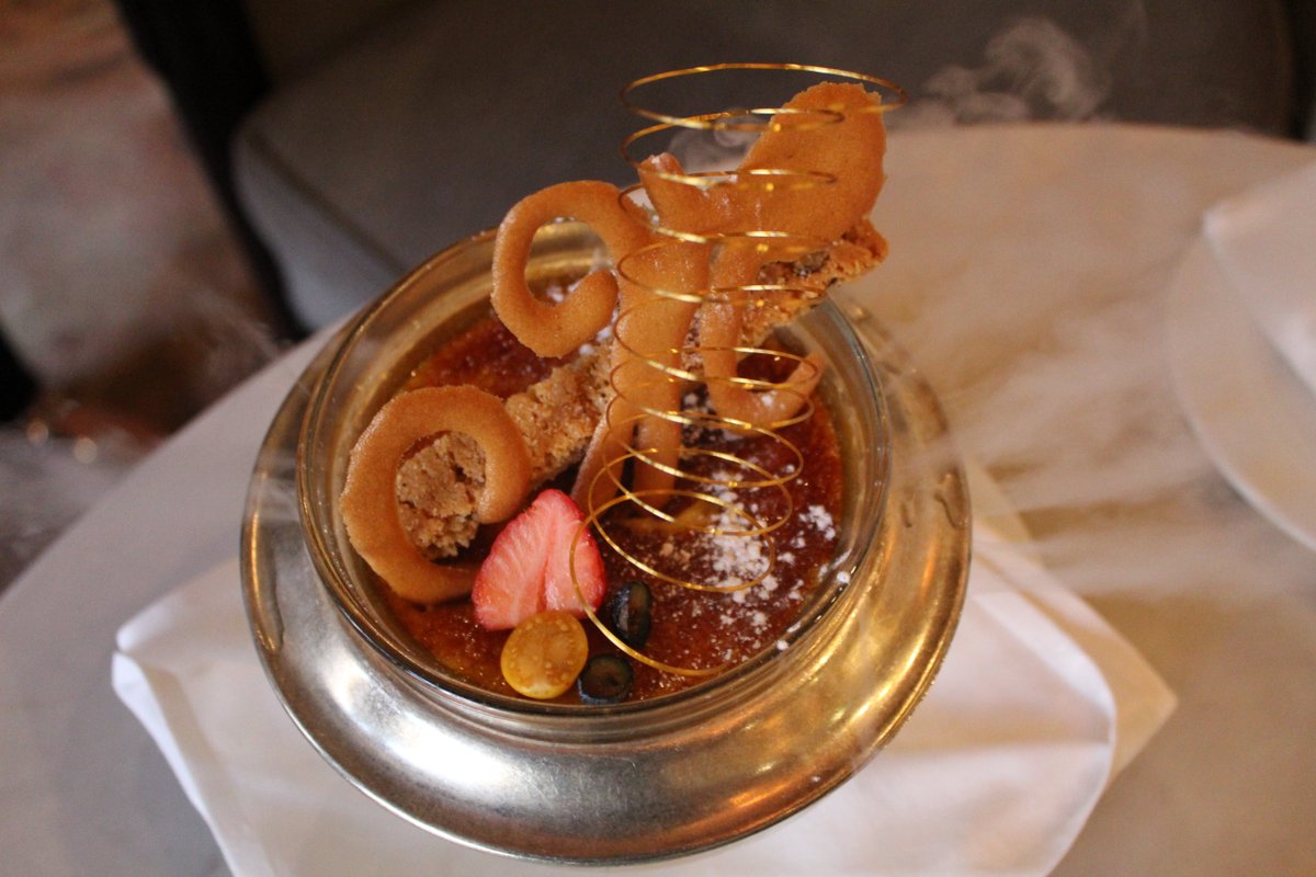 For an award-winning crème brûlée in an award-winning restaurant, Piccolo Mondo is the obvious choice 🏆 You'll have to come &amp; try it for yourself 👉 bit.ly/2wES529 #LegacyHotels