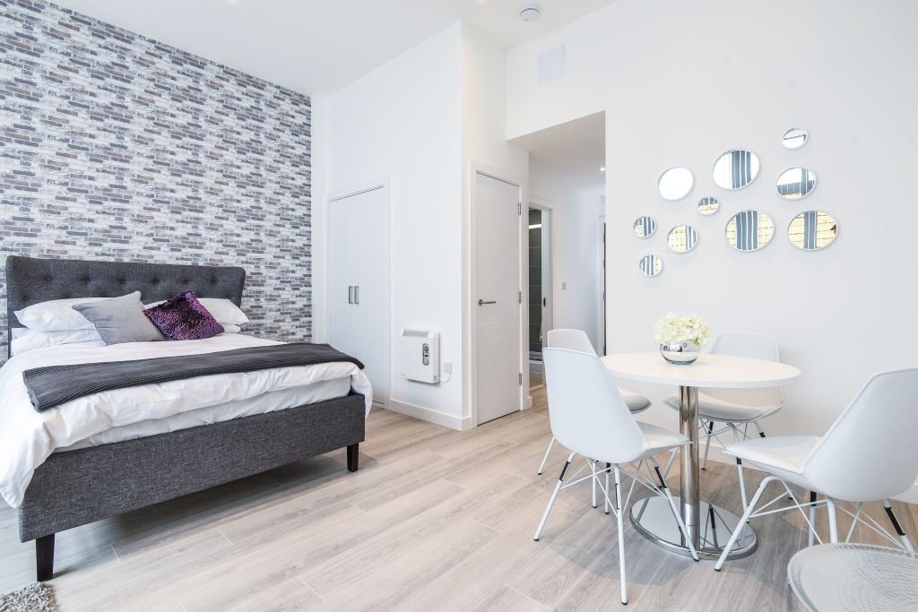 Preston_Bennett's tweet photo. Last chance to buy at Talbot Skyline in #RaynersLane. There are only 2 studio #apartments remaining. Prices from £225k with #HelpToBuy available. Click here for further details: https://t.co/243edyyVDg https://t.co/CNPxUkzDTc