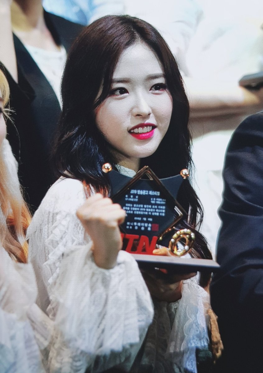 Luminous_Allure's tweet photo. 190718 MTN 방송광고페스티벌 프리뷰

#이달의소녀 #LOOΠΔ
#OliviaHye #올리비아혜 https://t.co/ZN1VBNoilD