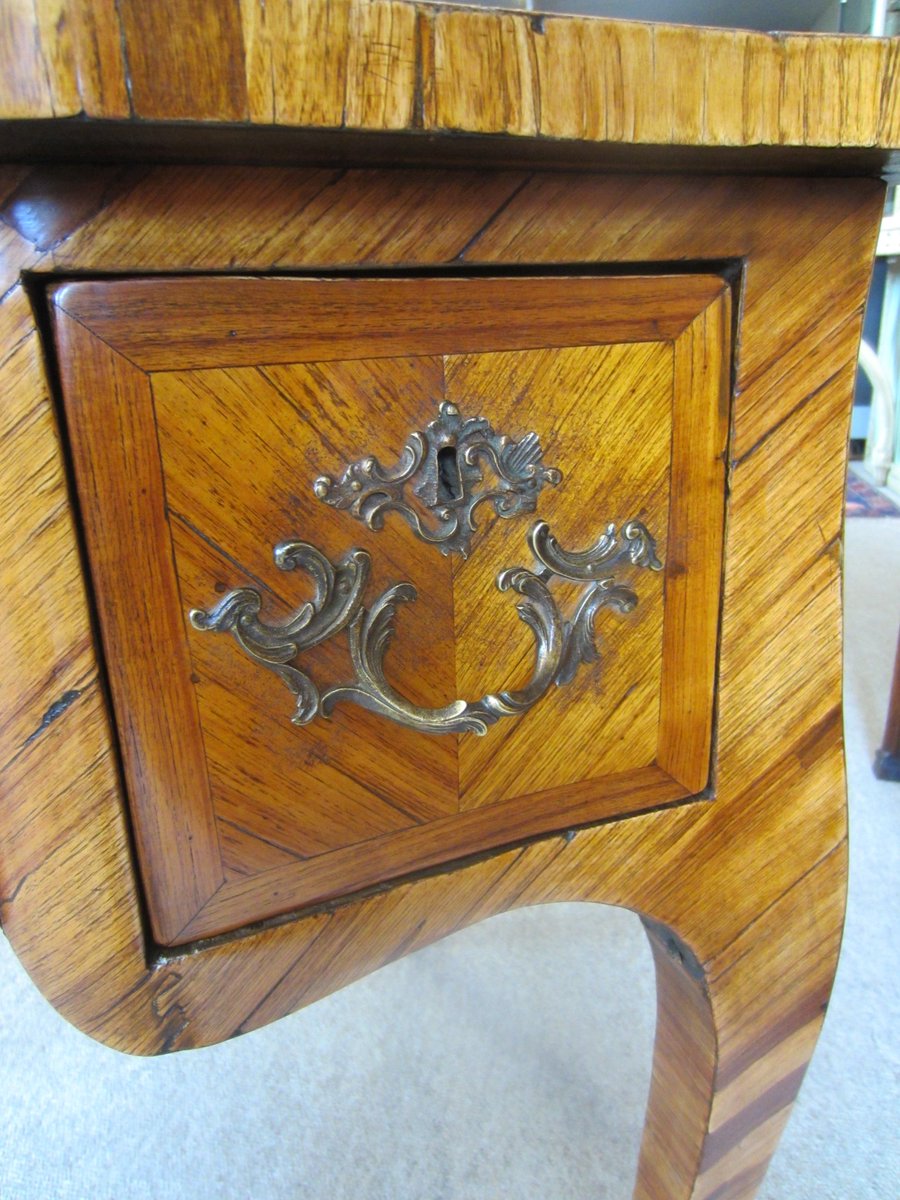 DomaniAntiques's tweet image. #Antique Continental #Tulipwood #WritingTable just added to stock domani-devon.com/stock/furniture