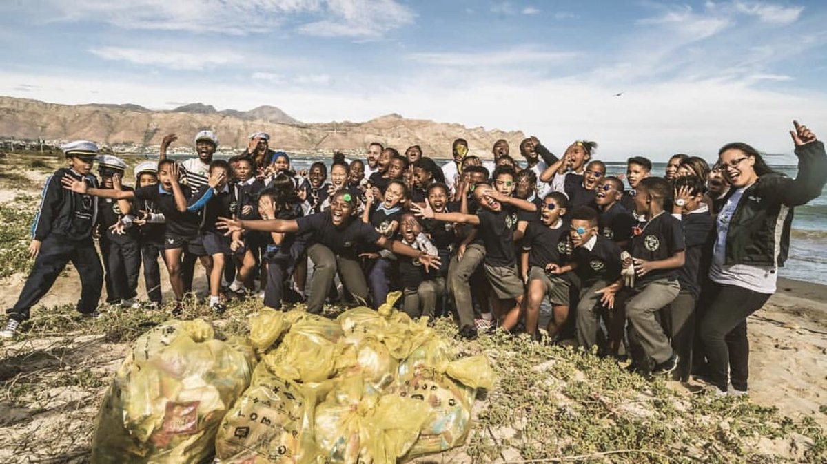JohnDorysSA's tweet photo. #ThrowbackThursday 💙John Dory's Somerset joined-up with Captain Fanplastic and Somerset West Methodist Primary School for a day full of fun, cleaning up trash &amp; turning it back into treasure!

#PlasticFreeJuly #JohnDorysCares #PlasticFreeMzansi #NoTrashButTreasure #Reduce #Reuse https://t.co/wZlgLrdsQ5