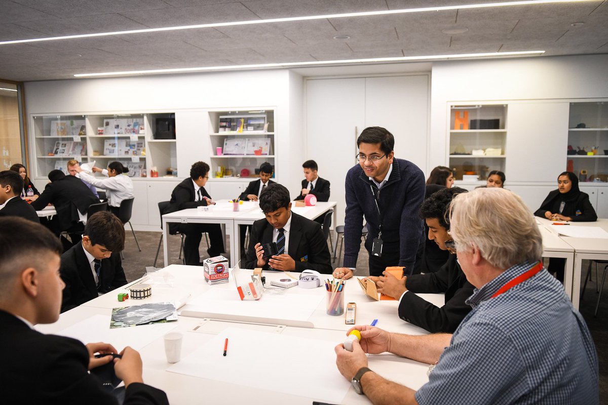 Design_Ventura's tweet photo. Calling all designers #DesignVentura @DesignMuseum is looking for Design Industry Volunteers to support this year's workshops in Sept&Oct. If you are interested in volunteering to inspire the next generation of designers register here: https://t.co/LJ7Y4eMCHL #designopportunities https://t.co/1YgR6uvL1G