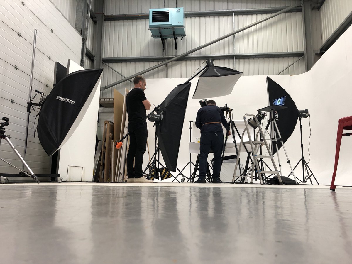 theescape's tweet photo. Creative team working their magic on set with our client Bombay Sapphire Distillery this week! 🍸🍸
#agencylife #creativeagency #escapeteam #brand #photography #ginoclock https://t.co/Sr5qhNZPfL