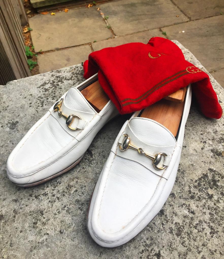 A pair of #vintage, classic, white #Gucci  Horsebit loafers. size 7.
#classicgucci #vintage #whiteloafers #hornetsshoes #hornetsvintage