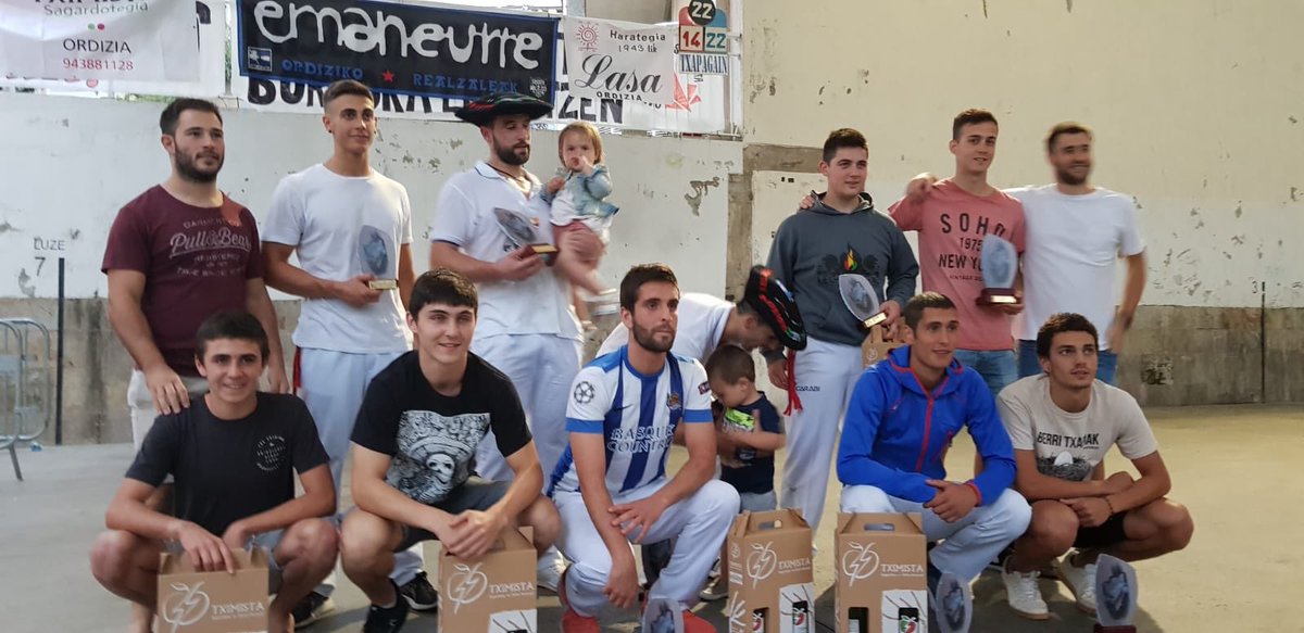 EmaneurreTaldea's tweet photo. #finalak #eskupilota #ordizia #txapelketa Arruabarrena eta Iztueta txapeldun, Orbegozo eta Bergantinori 22-14 irabazita @GITBinfo @GITBinfo https://t.co/6HKxGAPtlz