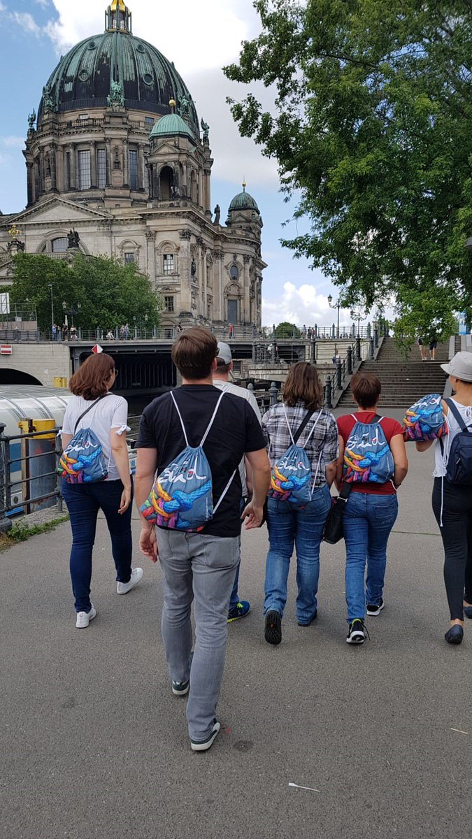 afi_solutions's tweet photo. BERLIN, BERLIN - wir waren in BERLIN. Gestern war unser AFI Würfel in Berlin on Tour... und das Marketing-Team auch. 😀 Was hatten wir Spaß! 😉
#Berlin #AFISolutions #bestteamever #unterwegs #immerwiedergern https://t.co/fMclB5ouj9