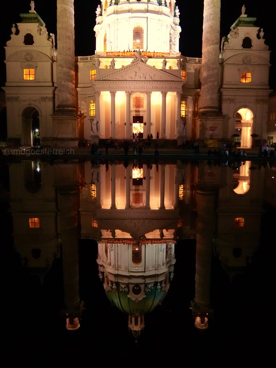 オーストリア情景 على تويتر Karlskirche Wien 夜のカールス教会 夏の間は水面に映る姿も美しく オーストリア ウィーン