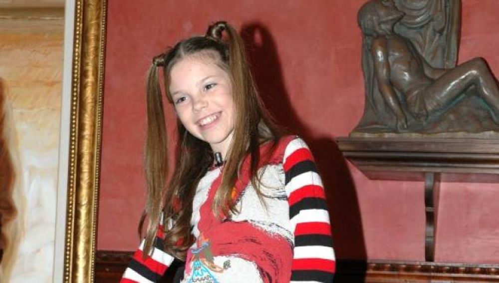 María Isabel siempre será recordada como la ganadora de Eurojunior en 2004. La cantante tenía entonces tan sólo nueve años y su 'Antes muerta que sencilla' se convirtió en el gran hit. Así ha cambiado la artista quince años después de aquel día 😵 atres.red/pil1k6