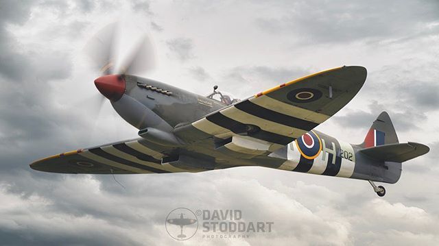 dstoddartphotos's tweet photo. Supermarine Spitfire Tr 9 G-CCCA PV202 Taking off at Duxford Flying Legends Airshow 2019
Sony A9 + Sony G-Master 400mm + 1.4 Tele converter - iso 100 - F8 - 1/160th - 560mm
Prints and Downloads available from the website 👍🏻 🦅
.
.
.
#spitfire #flyi… https://t.co/bbUUhTMdry https://t.co/oXX9qQ2ls9