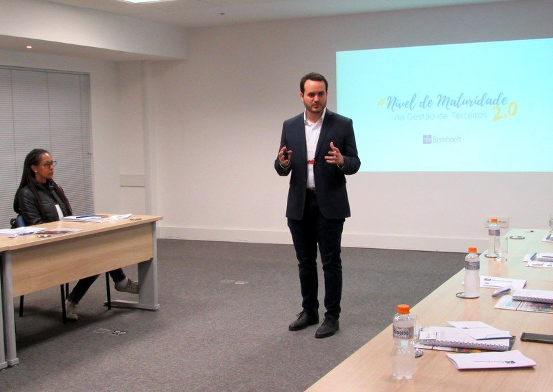 AmChamRio's tweet photo. Em um mercado de trabalho com crescente aumento da atuação de mão de obra terceirizada, saiba como as organizações podem gerenciar as relações com os fornecedores. E aí, qual o nível de maturidade de #GestãodeTerceiros da sua empresa? Acesse https://t.co/O66UR4VEaV. https://t.co/itpVyyCIui