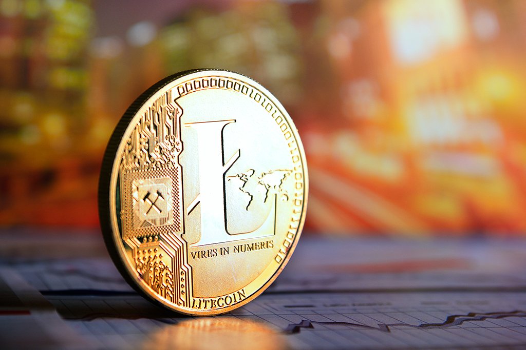 bitcoinagile's tweet photo. Litecoin Leading the Altcoin Rally While #bitcoin Price Struggles to Pass $10K #ethereum #binance #BitcoinPrice #btc #btcusd #eth #facebook #libra #libraregulation #litecoin #litecoinprice #ltc #ltcusd #xrp https://t.co/EM654QyyKc https://t.co/wTT24ArevQ