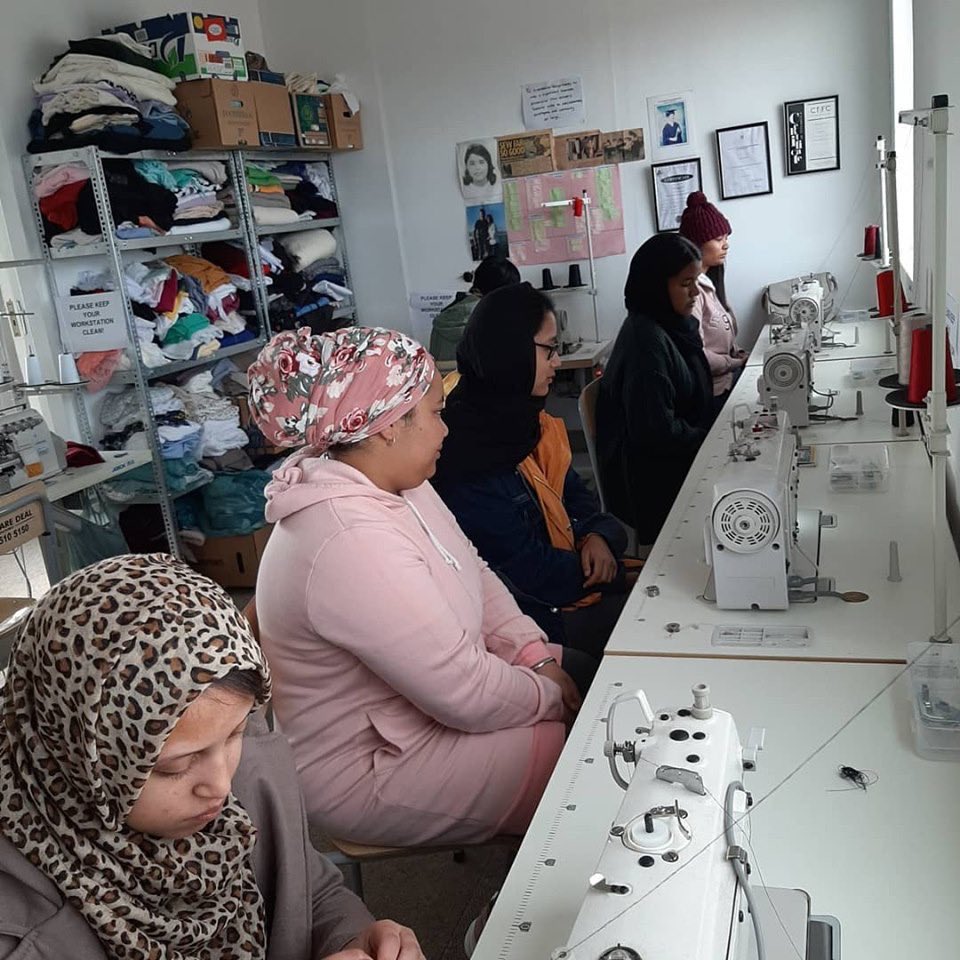 ricardomackenzi's tweet photo. Today Suraya Williams owner of #Design26 from Mitchellsplain attended @alanwinde #WCSOPA2019 as his guest.
She started this incredible business many years ago making matric ball dresses & now making dresses for all occasions.
She also gives free sewing classes to the community. https://t.co/e1NDXvQa6F