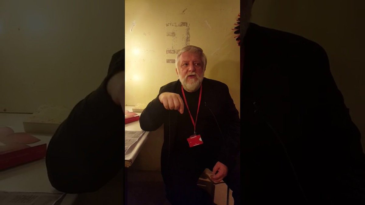 ICATacting's tweet photo. **iChat!**
Each week we will be bringing you a new #iChat. Simon Trinder speaks to 'The Tempest' co-star, Simon Russell Beale, backstage at the Royal Shakespeare Theatre in Stratford-Upon-Avon. https://t.co/UIjr73ICcW #RSC #actorslife #actorsonactors #acting #behindthescene https://t.co/ZkrkHZRMkk