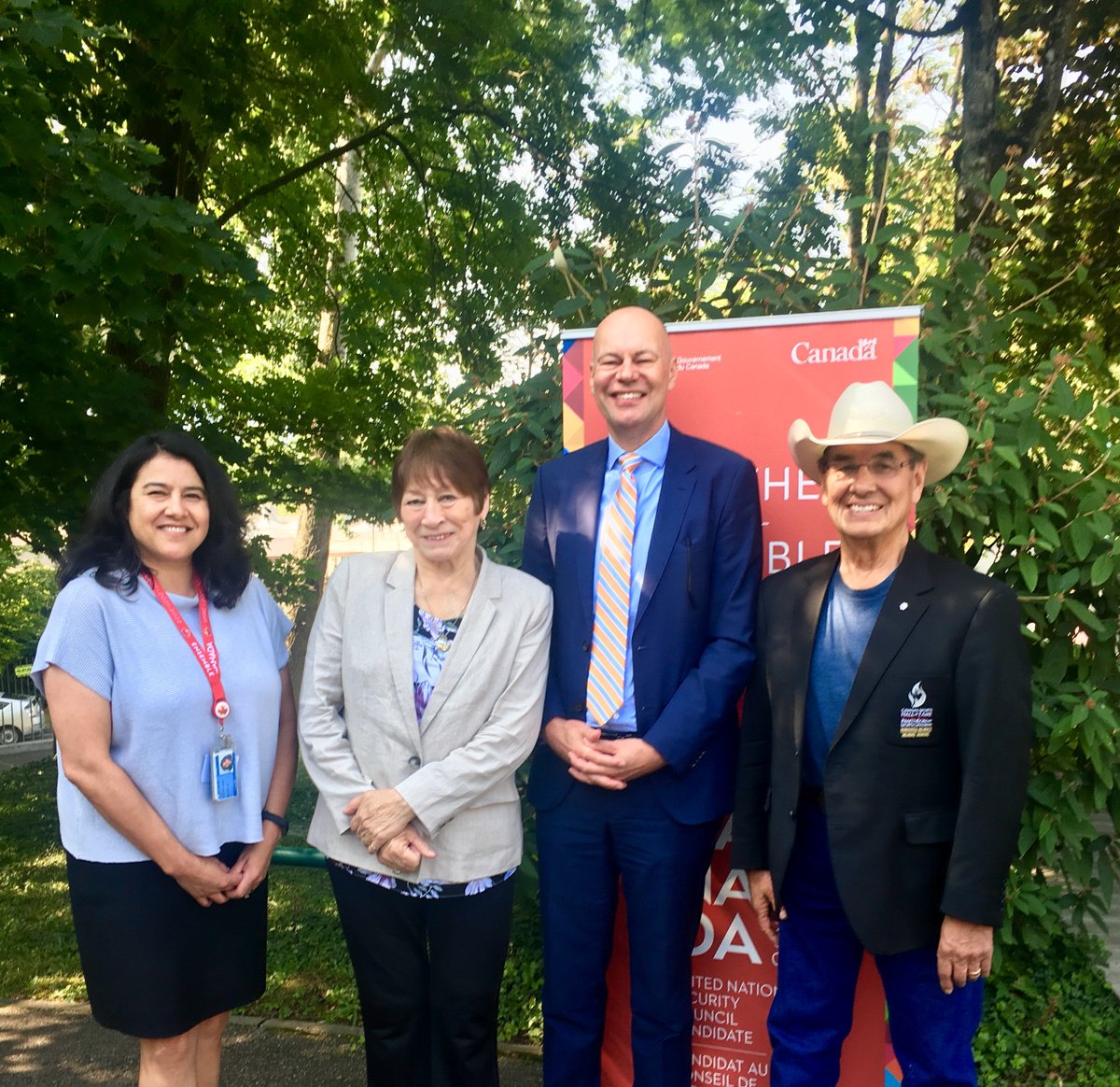 CanadaOMC's tweet photo. Notre petit-dejeuner annuel avec des 🍁 représentants #autochtones a permis d'explorer les possibilités de collaboration entre les États, les Peuples Autochtones + l'EMRIP en vue de la mise en œuvre de #UNDRIP @SdB_dip @LeaMacKenzie1 Chef Littlechild, Ethel Blondin-Andrew https://t.co/YTN5wmftCH