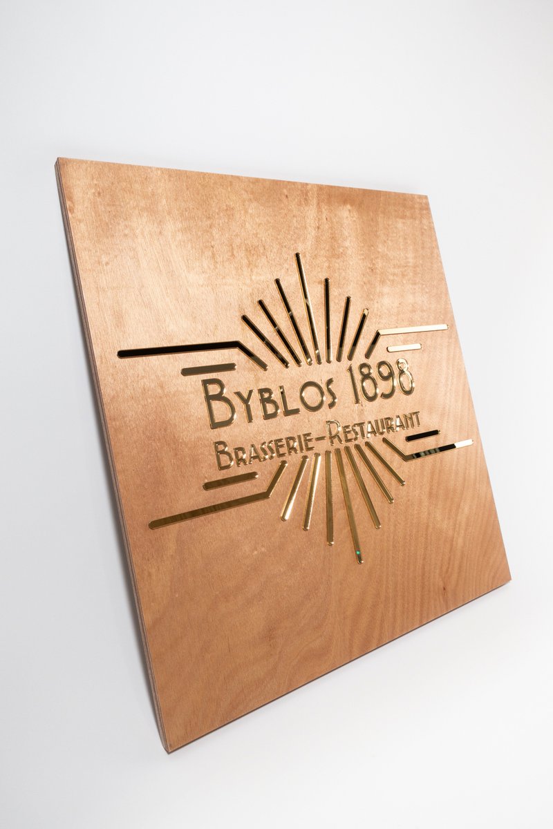 artem_prod_'s tweet photo. Enseigne en bois avec plexiglas gold miroir 🙌 pour la Brasserie Byblos 1898 https://t.co/0H7HY87PBB