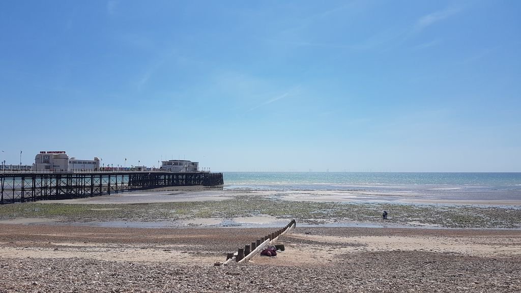 IBDesignltd's tweet image. Who&apos;s ready to spend this #summer down the beach? 🏖️
#Worthing #ThursdayThoughts