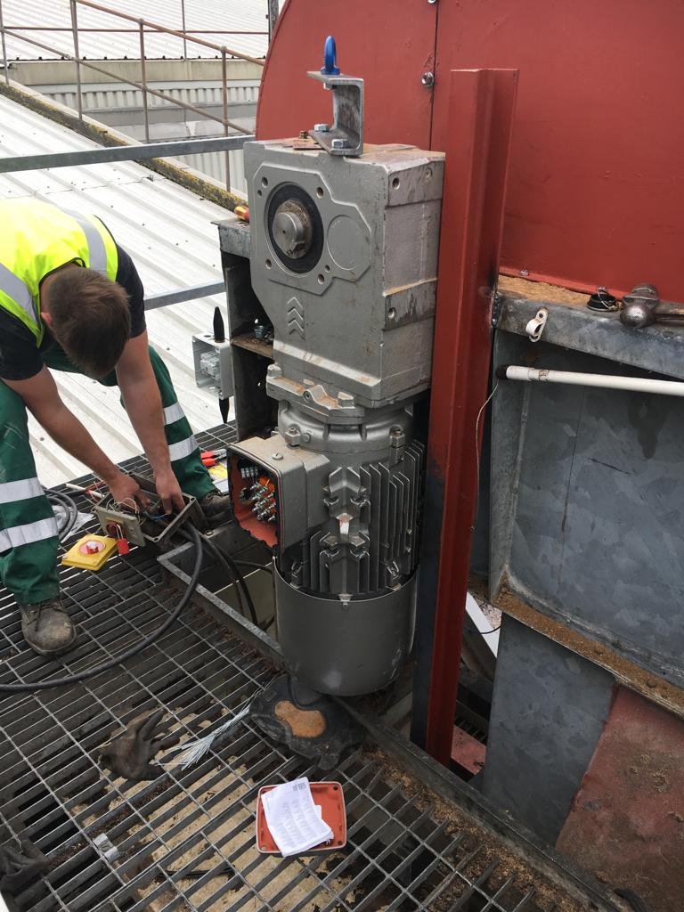 EBennettElec's tweet image. Two gearboxes from E.Bennett delivered and ready to be put into production in two UK manufacturing powerhouses #fourgreatproductsonegreatservice