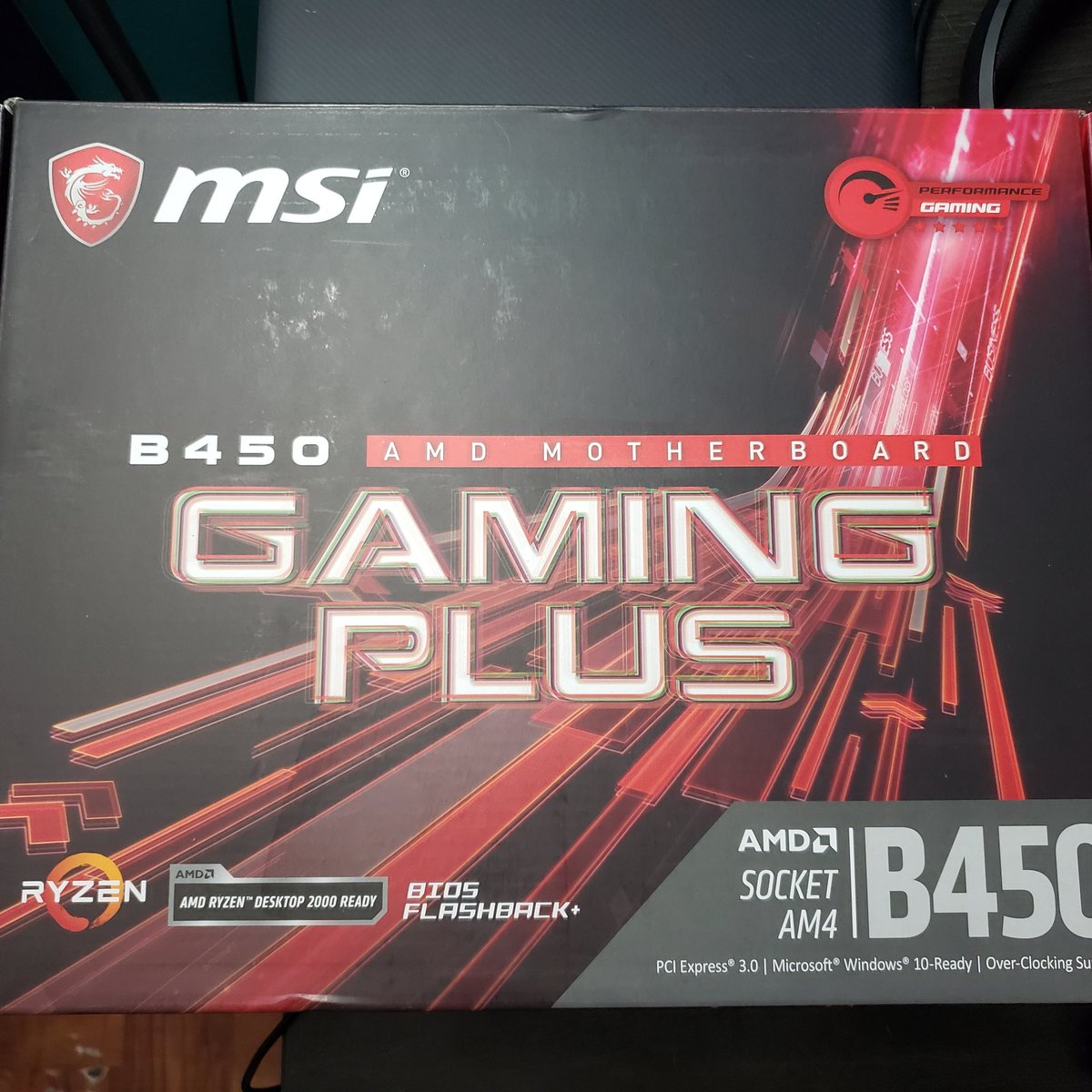 ej149m's tweet image. Guess what I&apos;m doing? #msigaming #buildingpc #gaming #firstbuild #amdbuild 1 of 9 pieces!