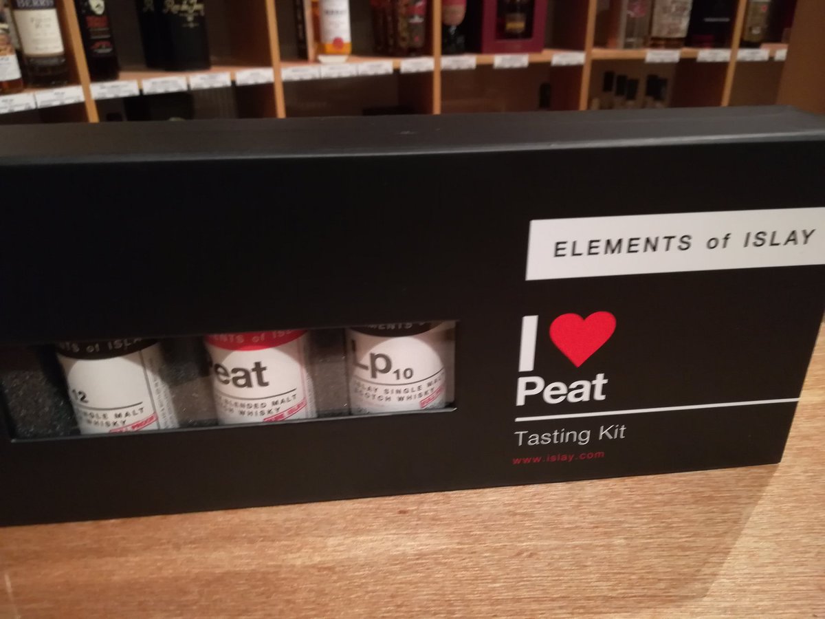 Ihr wolltet schon mal quer durch Islay reisen, aber der Urlaub ist schon aufgebraucht? Keine Sorge: das Tasting Kit der Elements of Islay Serie entführt euch auf die schottische Insel und ihr müsst dazu nicht mal das Haus verlassen! #grandwhisky #grandcru #whisky #elementsofislay