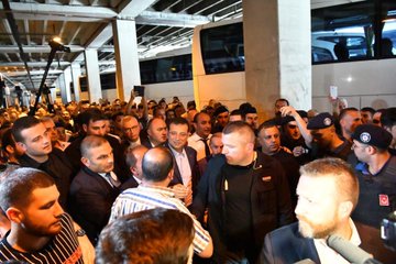 Resmi Twitter'da görüntüle