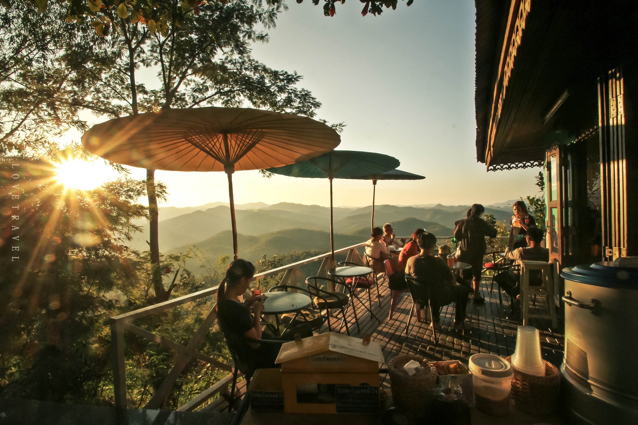 Love_Travel on X: "Before sunset coffee ก่อนตะวันลับแนวเหลี่ยมภูผา  ใครขึ้นไปไหว้พระธาตุดอยกองมู สามารถรอชมพระอาทิตย์ตกแบบนี้ได้เลย  #รีวิวไทยแลนด์ #รีวิวแม่ฮ่องสอน #แม่ฮ่องสอน #Coffee #BeforeSunsetCoffee  #ReviewThailand #ReviewMaehongson #Sunset #วัดพระ ...