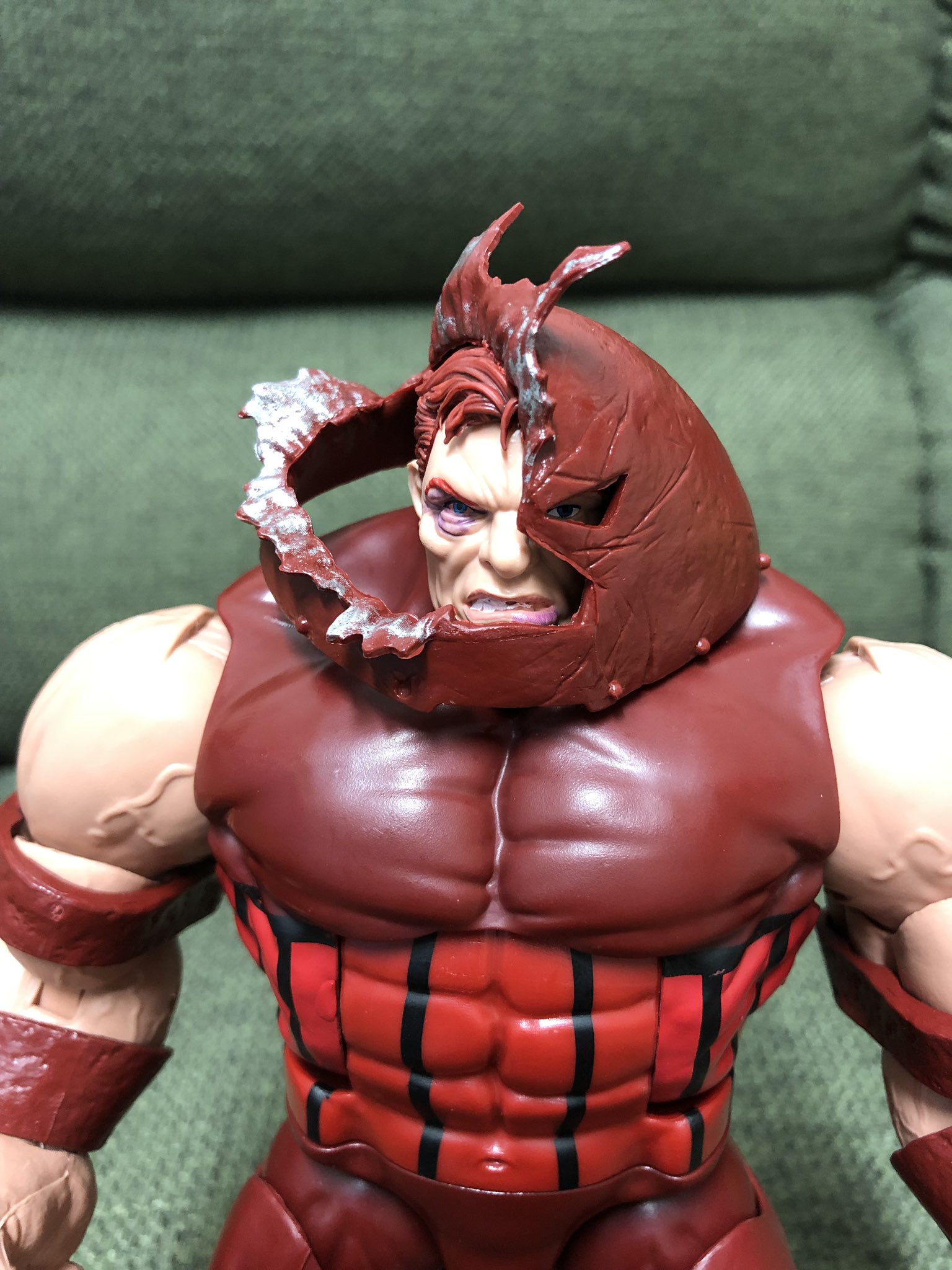 ハシビロコウ マーベルレジェンド ジャガーノート 素顔ヘッド えっと なんかダメージドのヘルメットは素顔ヘッドに乗せる感じで そのうえ 後ろから見たら隙間ができていて なんか微妙ですね 素顔ヘッド自体はいい感じです T Co Wkcuogltnm