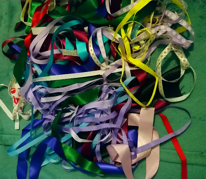 randomnessspark's tweet photo. How many people would be interested in the chance to buy any material or ribbon from my clear out? Payment would be by PayPal only. 🤔 https://t.co/VyDdd5DDvX