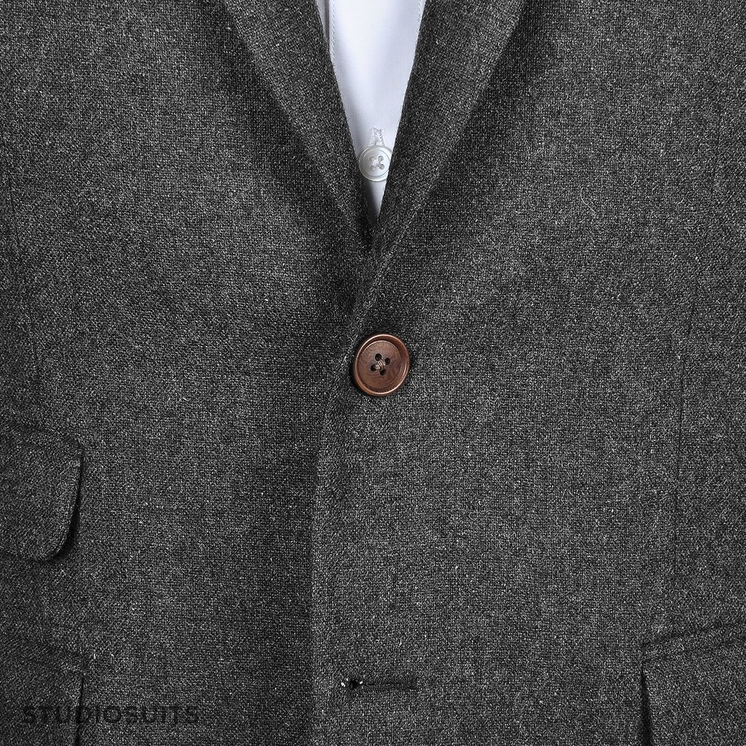 StudioSuits's tweet photo. Customer Order Spotlight!
Jacket commissioned by our client from Florida.
You can buy this look from here:
https://t.co/9McKBncCXP
Fabric : Light Weight Charcoal Tweed, Jacket Style : Two, Button : Corozo Scot Brown.

#studiosuits #jacket #mensfashion #menswear #style #menswear https://t.co/l4T3s3gA5e