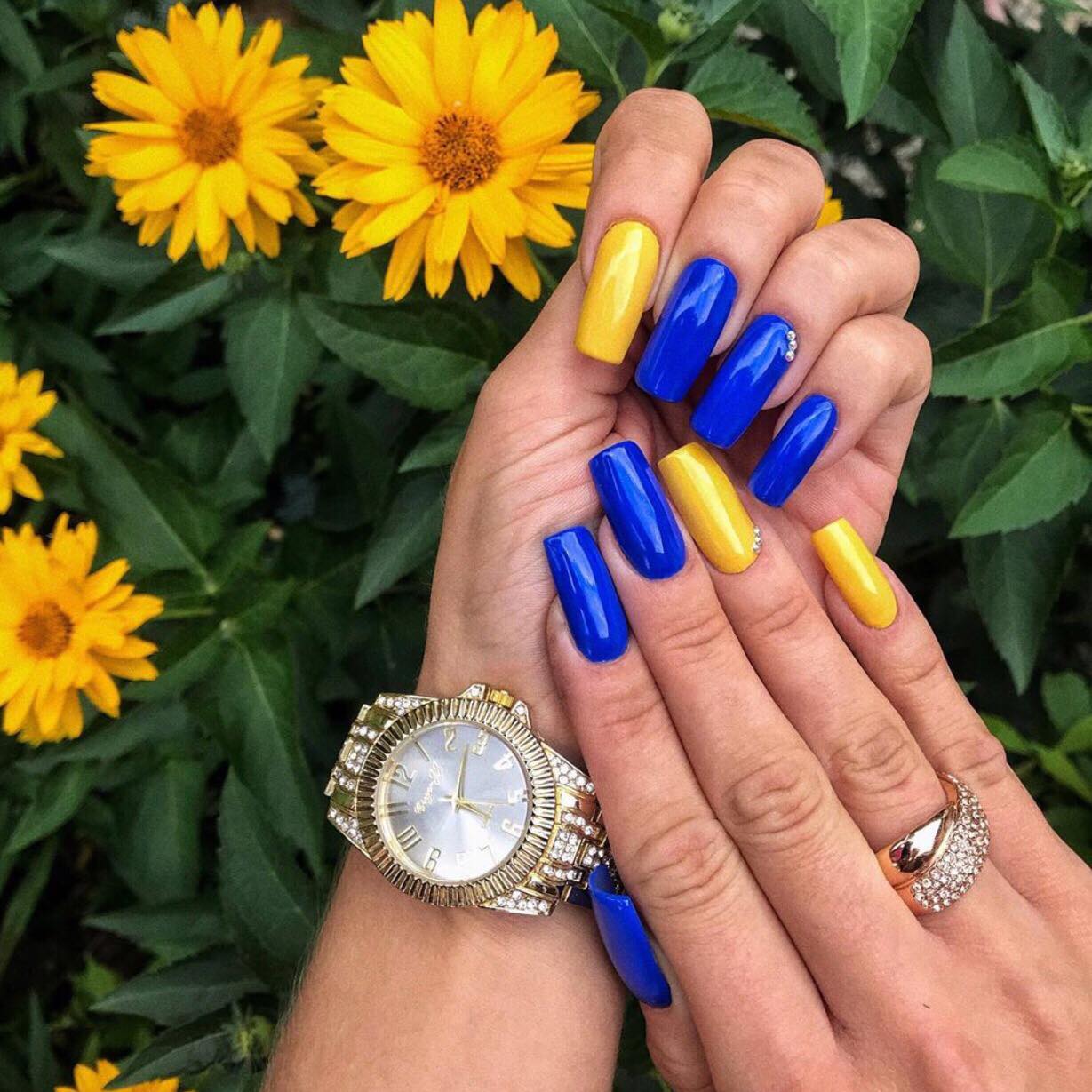 Blue and 2024 yellow acrylic nails