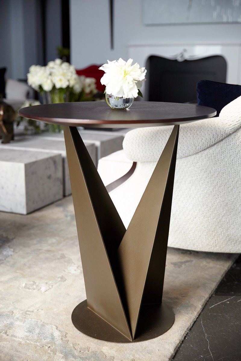 CG_UK's tweet photo. Ingeniously designed with two interlocking metal polyhedrons on a round base, and with a smooth round wood top, this side or #martini #table is a #contemporary styled gem.
Order Sazerac at #ChristopherGuy UK: 
020 3397 2410
uk@christopherguy.com
#furniture #artdeco #livingroom https://t.co/XztQcFDMdv