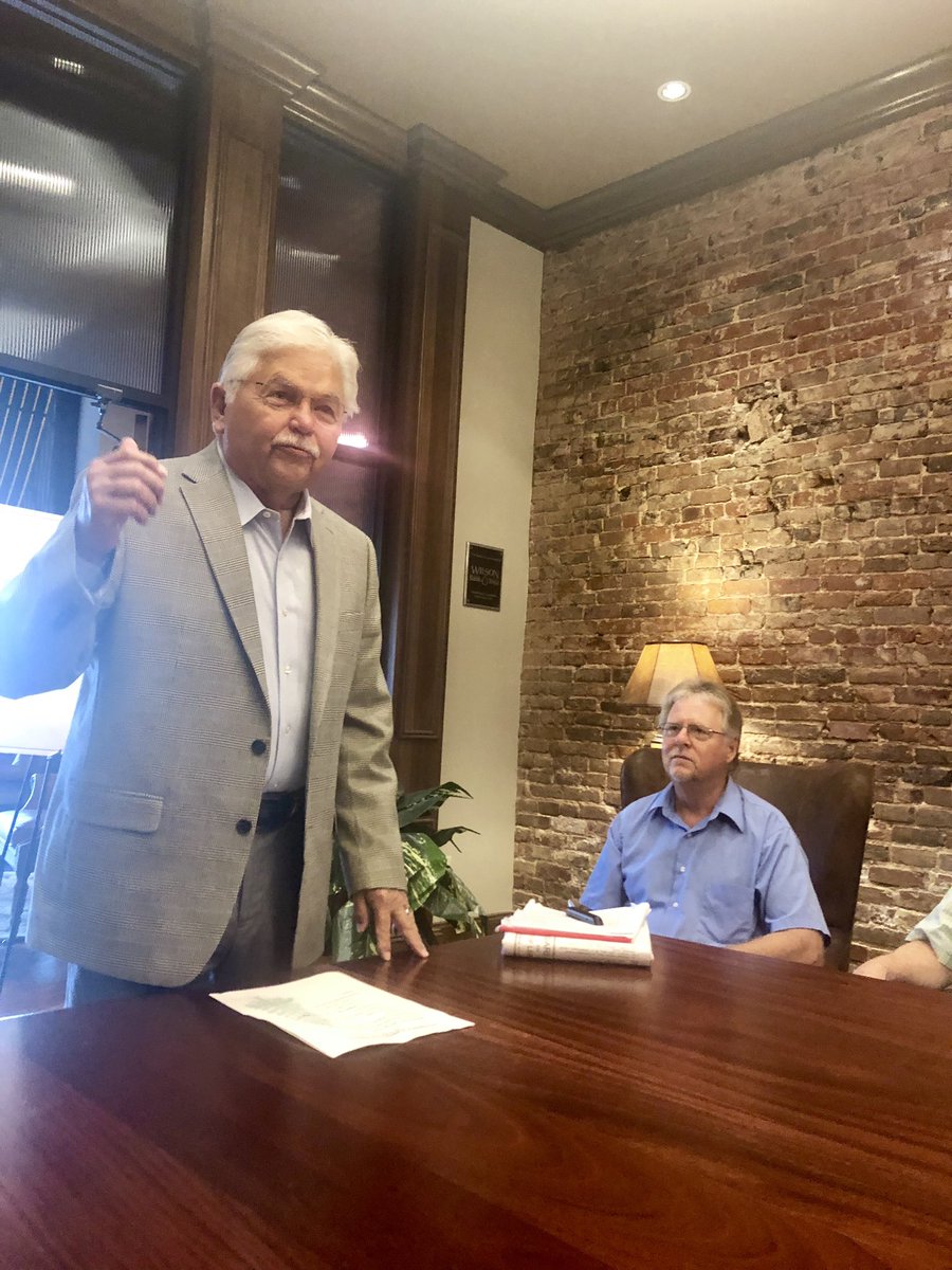 cityoflebanontn's tweet photo. Happening Now: Square Revitalization Project discussion! Main topic: improving the old courthouse parking lot & managing parking. #ThinkLebanonFirst #GrowWithUs #HistoricDowntown #ECD https://t.co/8r2PZNzH1Z