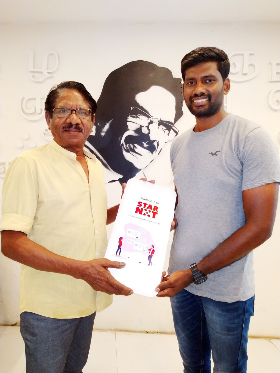 StarNXTofficial's tweet photo. Received the blessings of the legend, the one and only,
‘Padma Shri’ Director P. Bharathiraja Sir!
#Bharathiraja #Legend #StarNXT @offBharathiraja 🙏 🙏 https://t.co/9yVWDI5j7E