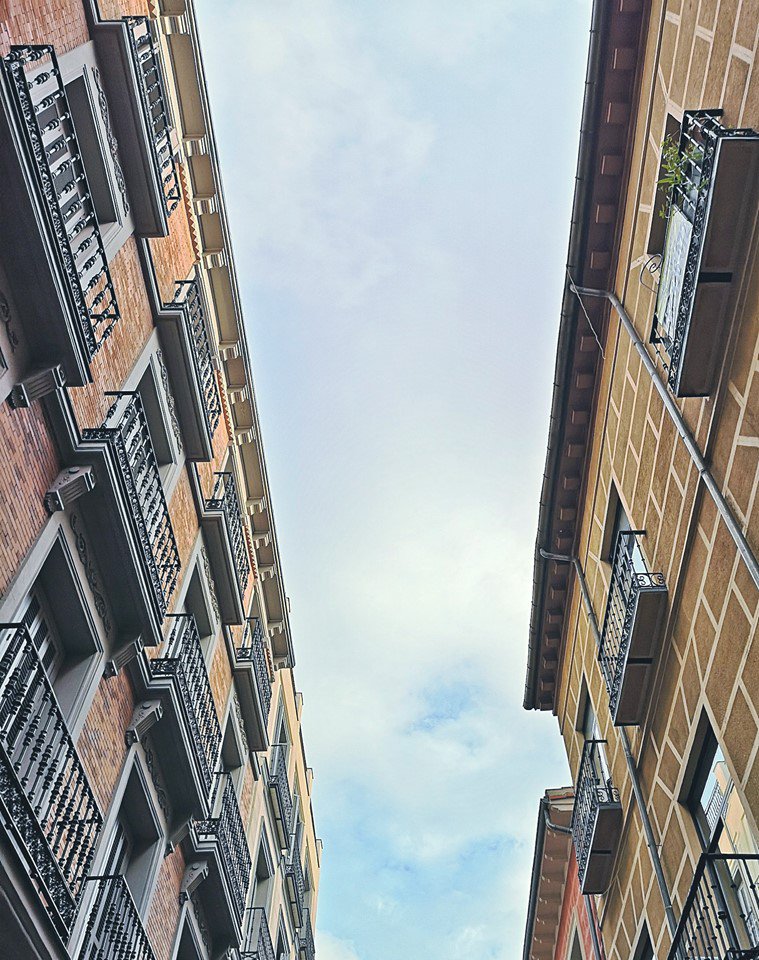 El cielo de Madrid en agosto enamora.
---
🇬🇧 Everybody falls in love witht the Sky of Madrid in August
