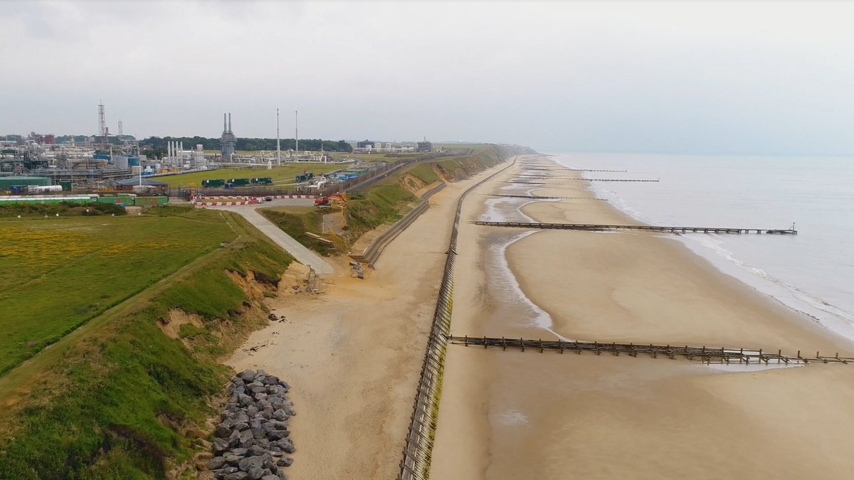 New #coastal management work has begun to protect local communities and 30% of the UK’s gas supply in Bacton, Norfolk. #Sandscaping is a sustainable Dutch approach which we’re pioneering for the first time in the UK with <a href="/NorthNorfolkDC/">North Norfolk District Council</a>. #BactonWalcottCMS